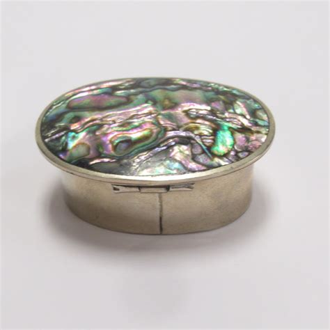 Alpaca Mexico Abalone Small Pill Box ca. 1980s — Linen Lime